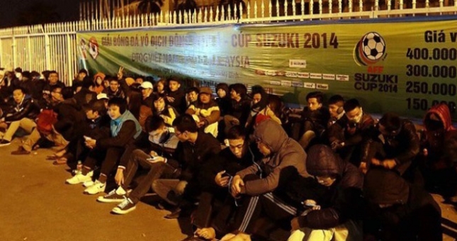 Giá vé trận Việt Nam - Thái Lan cao nhất 400.000 đồng