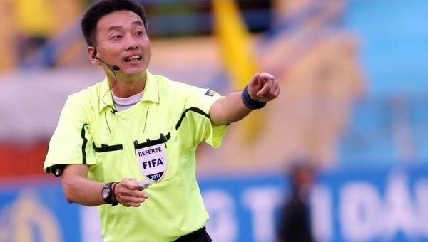 Trọng tài Võ Minh Trí xuất sắc nhất V-League 2015