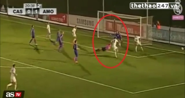 VIDEO: Con trai Zidane bỏ lỡ cơ hội khó tin