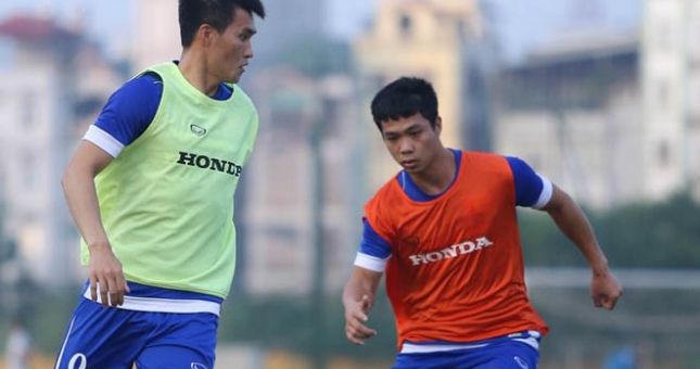 Công Phượng và sao Việt kiều có buổi tập đầu tiên trên ĐTVN