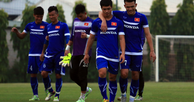 Điểm tin tối 1/10: Việt Nam tăng 3 bậc, Bầu Đức tiết lộ lí do chọn Mito