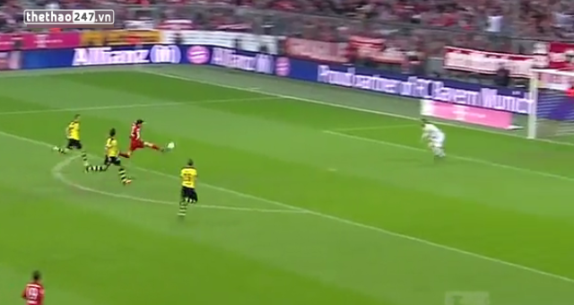 VIDEO: Pha tăng tốc ghi bàn khiến 3 cầu thủ Dortmund ngửi khói của Lewandowski