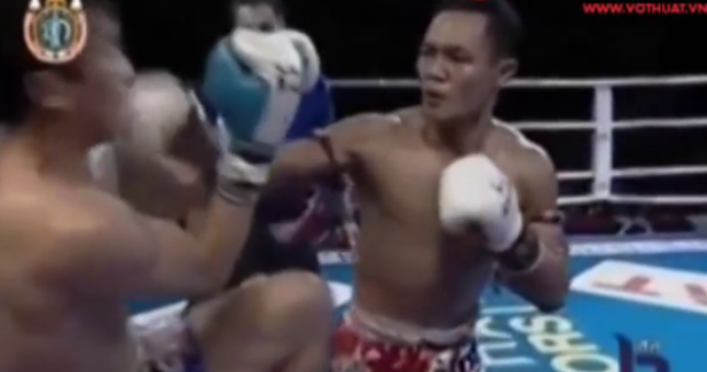 VIDEO: Cao thủ muay Thái hạ gục kungfu Trung Quốc bằng đòn hiểm