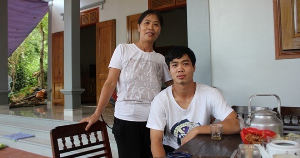 Mẹ Công Phượng lo con yêu đương sớm sẽ hỏng sự nghiệp