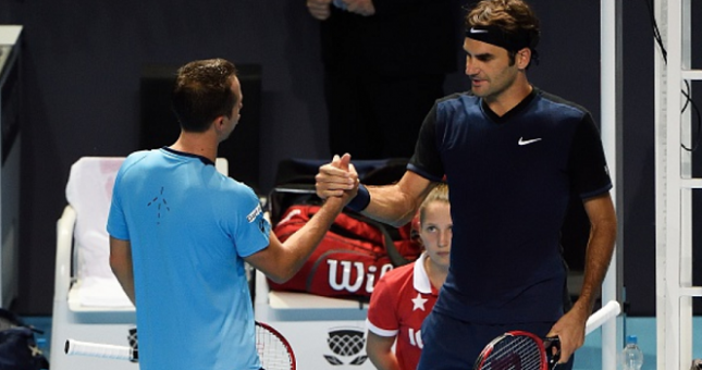 Basel Open 2015: Wawrinka thua sốc, Federer vào tứ kết
