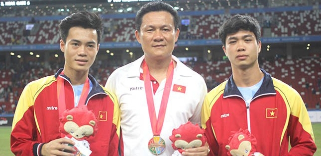 HLV trưởng HAGL tìm phương án thay thế Tuấn Anh, Công Phượng