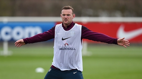 Wayne Rooney ngồi dự bị ở trận gặp Tây Ban Nha