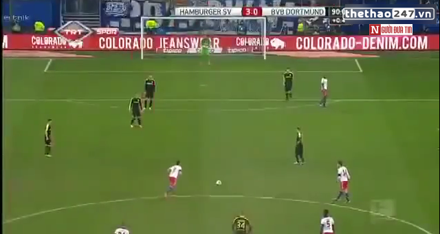 VIDEO: Calhanoglu sút phạt như sút pen từ khoảng cách hơn 30m