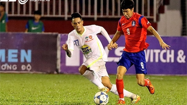 VIDEO: Pha cắt bóng tinh tế như Nesta của hậu vệ U21 HAGL