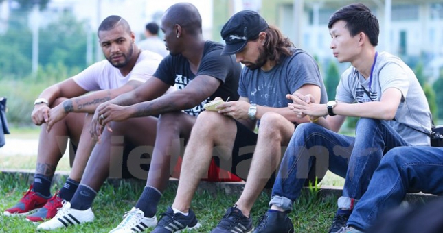 HAGL thử việc đồng đội cũ của David Luiz