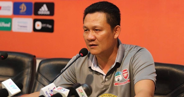 Phía HAGL lên tiếng về những phát ngôn của HLV Quốc Tuấn
