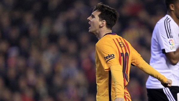 Chơi nhạt nhòa, Barca phải trả giá ở những phút cuối