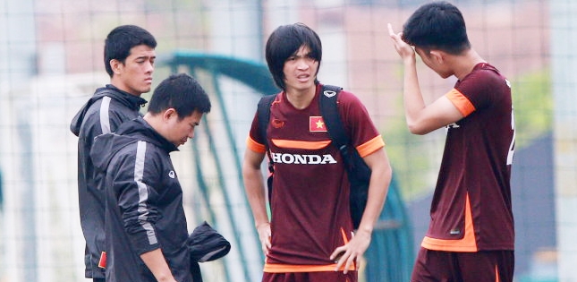 Điểm tin chiều 11/12: Tuấn Anh ký hợp đồng với Yokohama