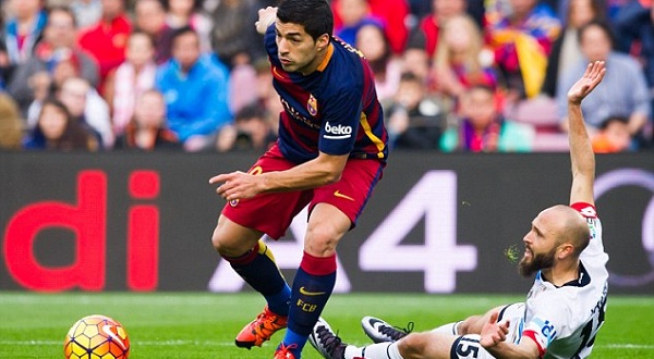 Liên tiếp bị thủng lưới, Barca mất điểm trước Deportivo