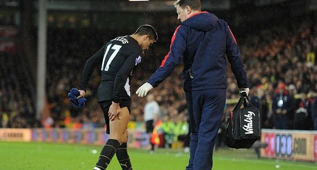 Sanchez lỡ đại chiến vì tái phát chấn thương