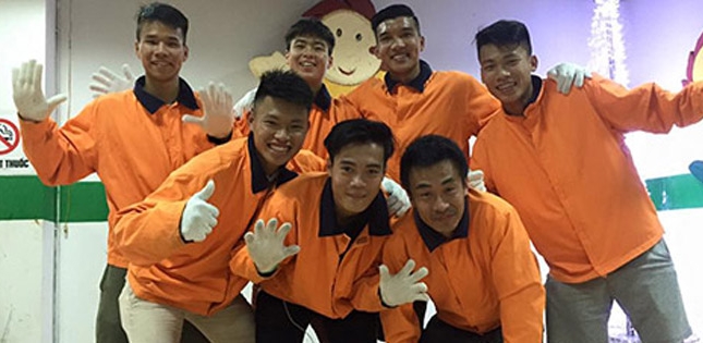 Xả trại, cầu thủ U23 VN rủ bác sĩ người Nhật... đi chơi