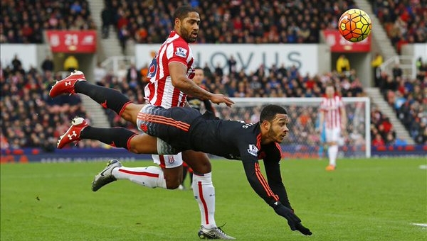 Video bàn thắng: Stoke City 2-0 Man Utd (Vòng 18 Ngoại hạng Anh)