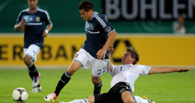 Premier League có tân binh đầu tiên