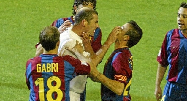 VIDEO: Zidane từng dằn mặt HLV Enrique khi còn là cầu thủ