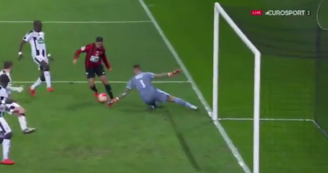 VIDEO: Sao Ligue 1 solo như Messi nhưng kết thúc như Bendtner