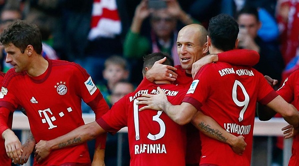 Đội hình xuất sắc châu Âu lượt đi: Công Barca, thủ Bayern