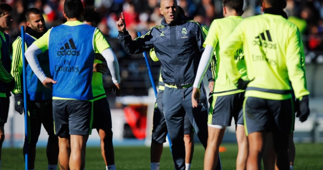 Real Madrid vs Deportivo La Coruna: Thử thách đầu tiên cho Zidane