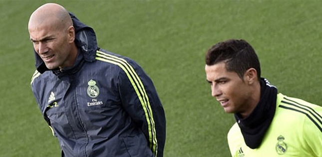 Zidane lần đầu nói về tương lai Ronaldo trên cương vị HLV