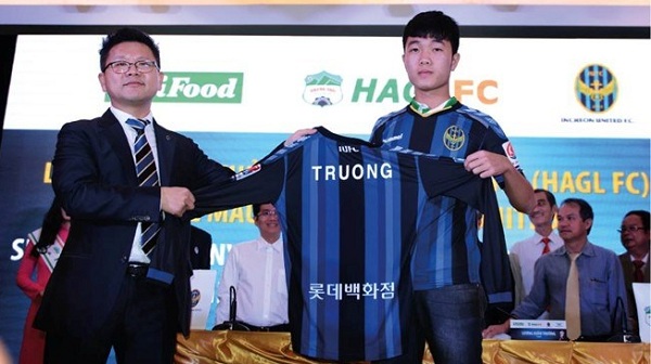 Xuân Trường đối đầu Torres và van Persie tại K-League?