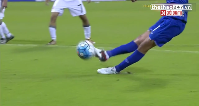 VIDEO: Cầu thủ U23 Thái Lan tái hiện cú sút trượt pen kinh điển của Terry