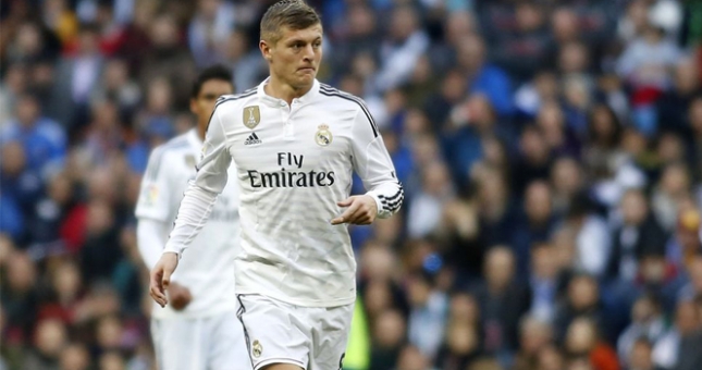 Vì sao Real sẵn sàng bán Kroos cho M.U?