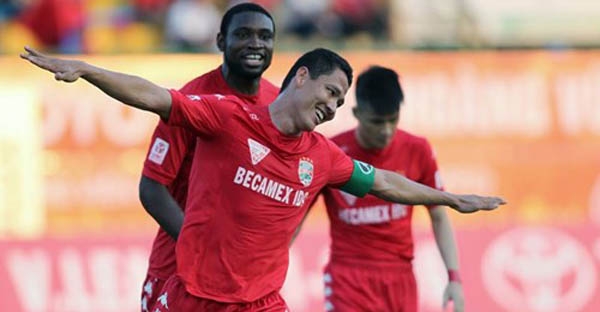 ĐKVĐ B. Bình Dương giành trọn 3 điểm trước XSKT Cần Thơ