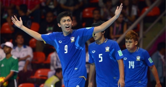 VIDEO: Tiền đạo Thái giành danh hiệu vua phá lưới nhờ 7 bàn thắng trước Việt Nam