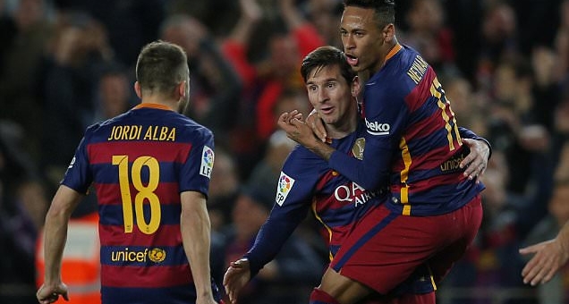 Messi lập siêu phẩm sút phạt, Barca bỏ xa Real 12 điểm