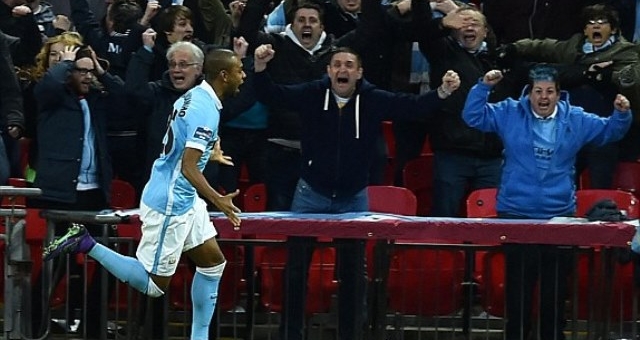 VIDEO: Fernandinho ghi bàn ở góc hẹp mở tỷ số cho Man City