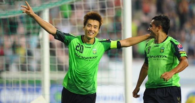 Hai chân sút của Jeonbuk khiến HLV Thanh Sơn lo ngại