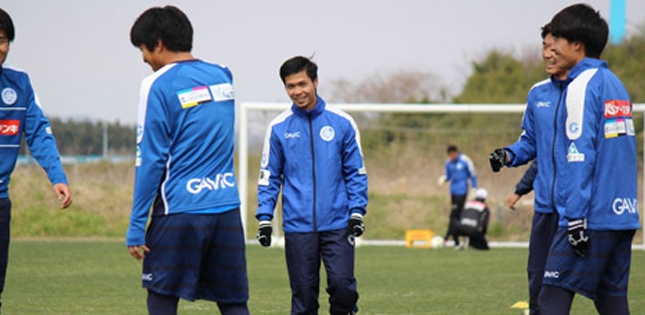 Công Phượng lần đầu tập với toàn đội Mito Hollyhock