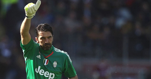 Buffon phá kỷ lục giữ sạch lưới ở Serie A