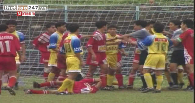 VIDEO: Trận cầu kinh điển SLNA vs Thể Công -1998