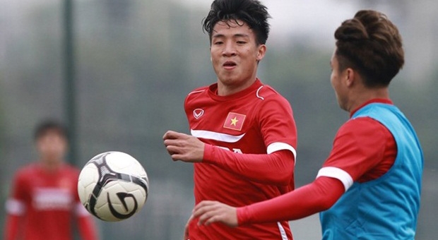 Hậu trường 24/3: Tuyển thủ Việt Nam kiêng nói chuyện với bạn gái