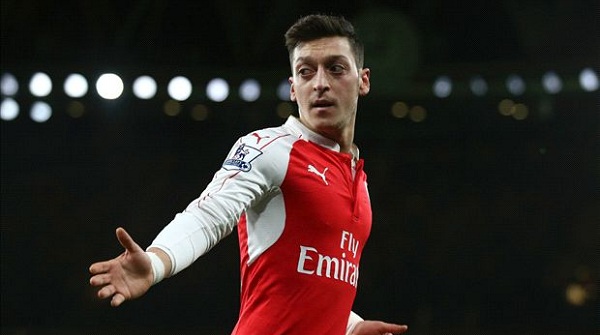 Barca tính đổi ba ngôi sao lấy Mesut Ozil