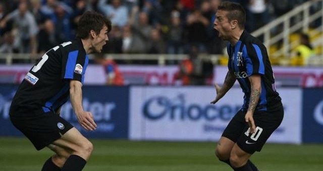 Video bàn thắng: Atalanta 2-1 AC Milan (Vòng 31 - Serie A)