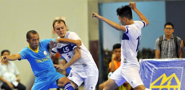 Thái Sơn Nam thu hẹp khoảng cách với Sanna Khánh Hòa