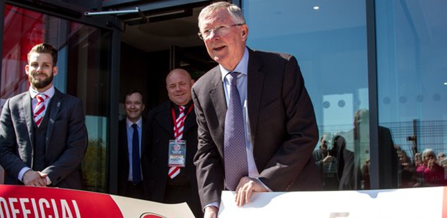 Sir Alex nhận ra sai lầm ở M.U sau chuyến thăm Barca