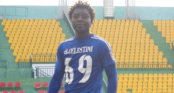 Ngoại binh V-League nhập tịch kêu cứu: Ai có lỗi?