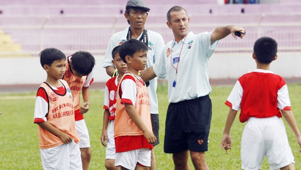 Loại Arsenal, thầy trò HLV Graechen bình chọn cho Barca