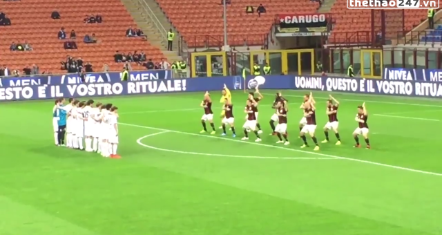 VIDEO: Cách AC Milan 'mua vui' cho khán giả đến sân