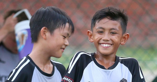 Điểm tin chiều 23/4: Cậu học sinh Singapore được các CLB châu Âu săn đón