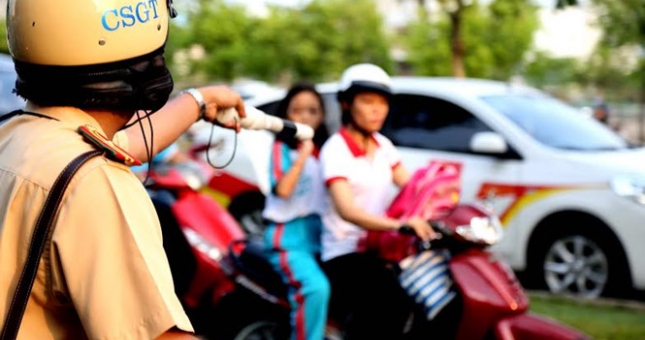 CSGT và những ai có quyền dừng xe người tham gia giao thông