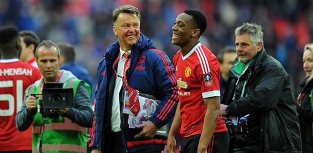 Man Utd: 3 năm cho 1 danh hiệu và hơn thế nữa...