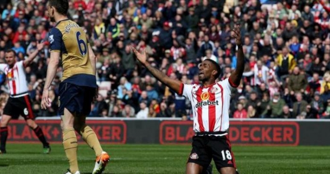 Trọng tài thừa nhận mắc sai lầm có lợi cho Arsenal